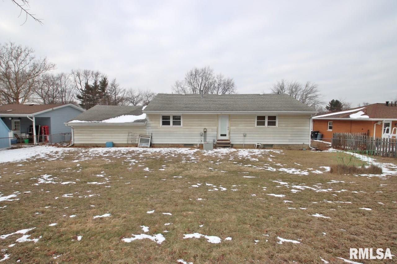 1314 Veerman Street Pekin, IL 61554 - Photo 4 of 38