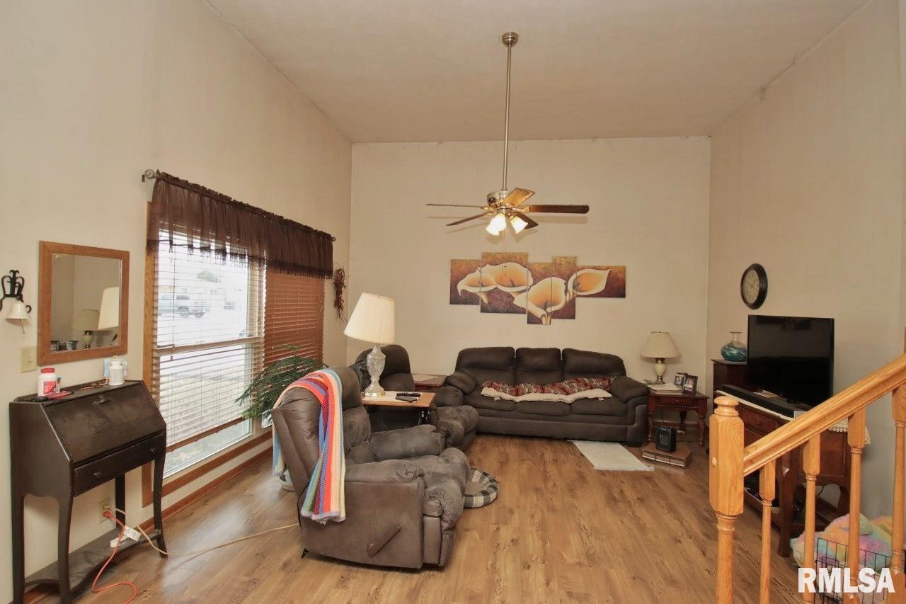 1314 Veerman Street Pekin, IL 61554 - Photo 7 of 38