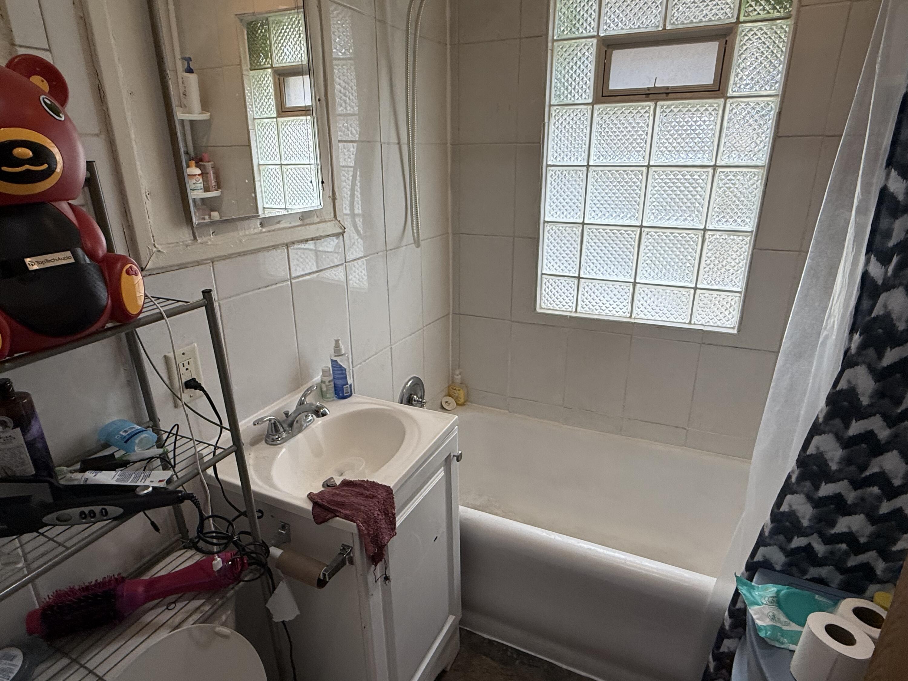 2932 North 44th Street, Unit 2934 Milwaukee, WI 53210 - Photo 7 of 15 IMG_1841