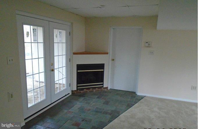 8607 Oak Road Baltimore, MD 21219 - Photo 7 of 12 Family Room