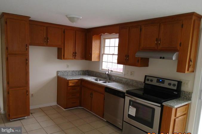 8607 Oak Road Baltimore, MD 21219 - Photo 10 of 12 Kitchen