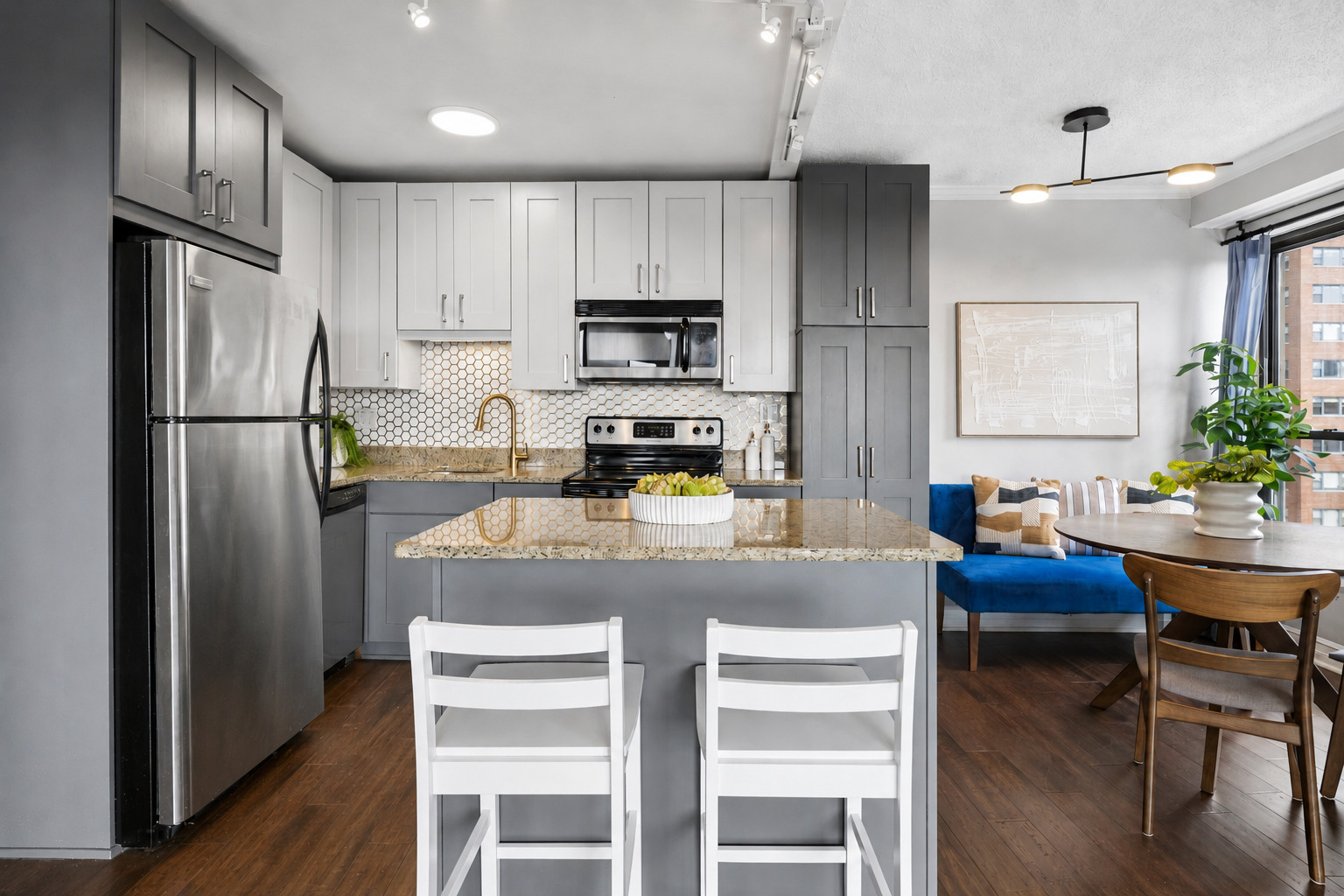 2930 North Sheridan Road, Unit 1301 Chicago, IL 60657 - Photo 7 of 27