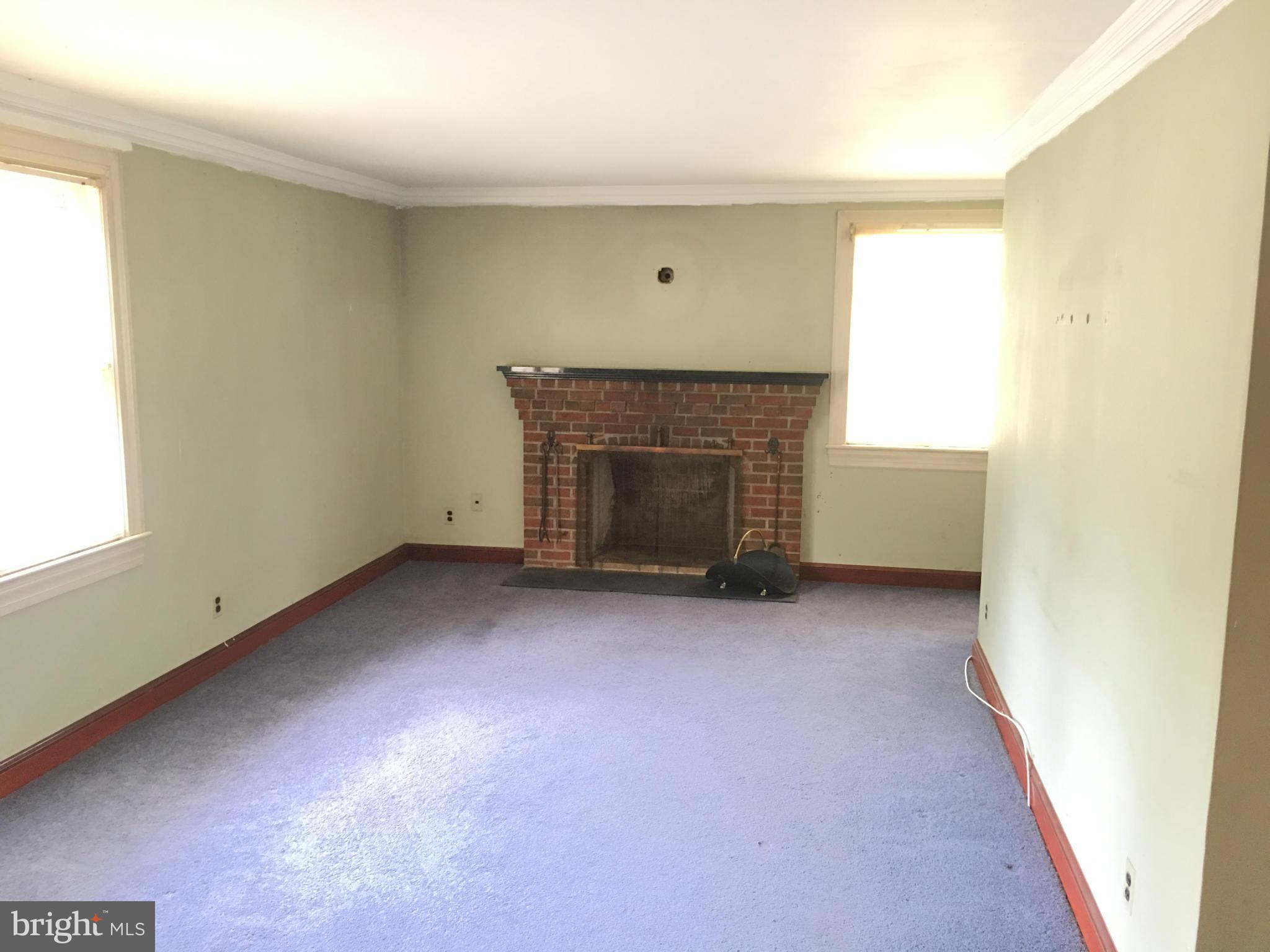 10328 Old Fort Road Fort Washington, MD 20744 - Photo 3 of 15 Living Room