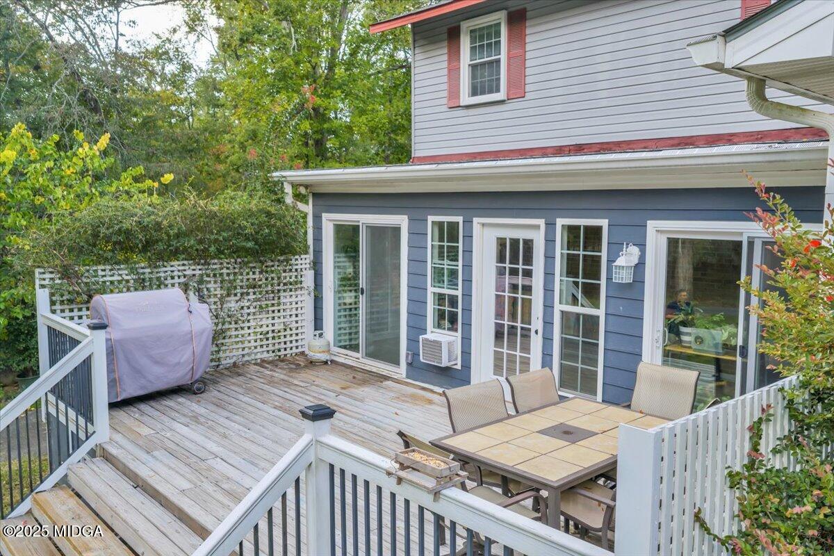 354 Pineview Road Gray, GA 31032 - Photo 32 of 44 a view of a patio on the deck