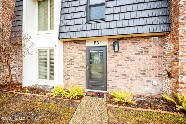 $429,000 | 527 Front Beach Drive, Unit 29, Ocean Springs, MS 39564