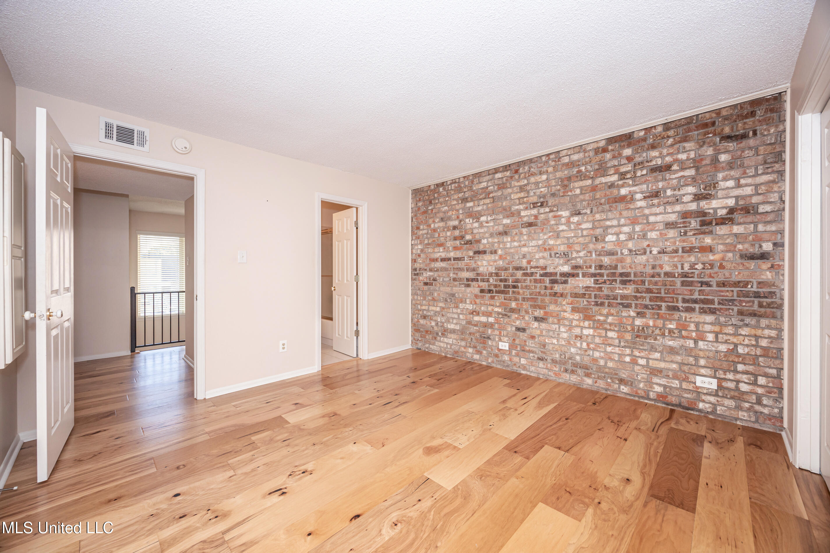 527 Front Beach Drive, Unit 29 Ocean Springs, MS 39564 - Photo 103 of 117 IMG_5140