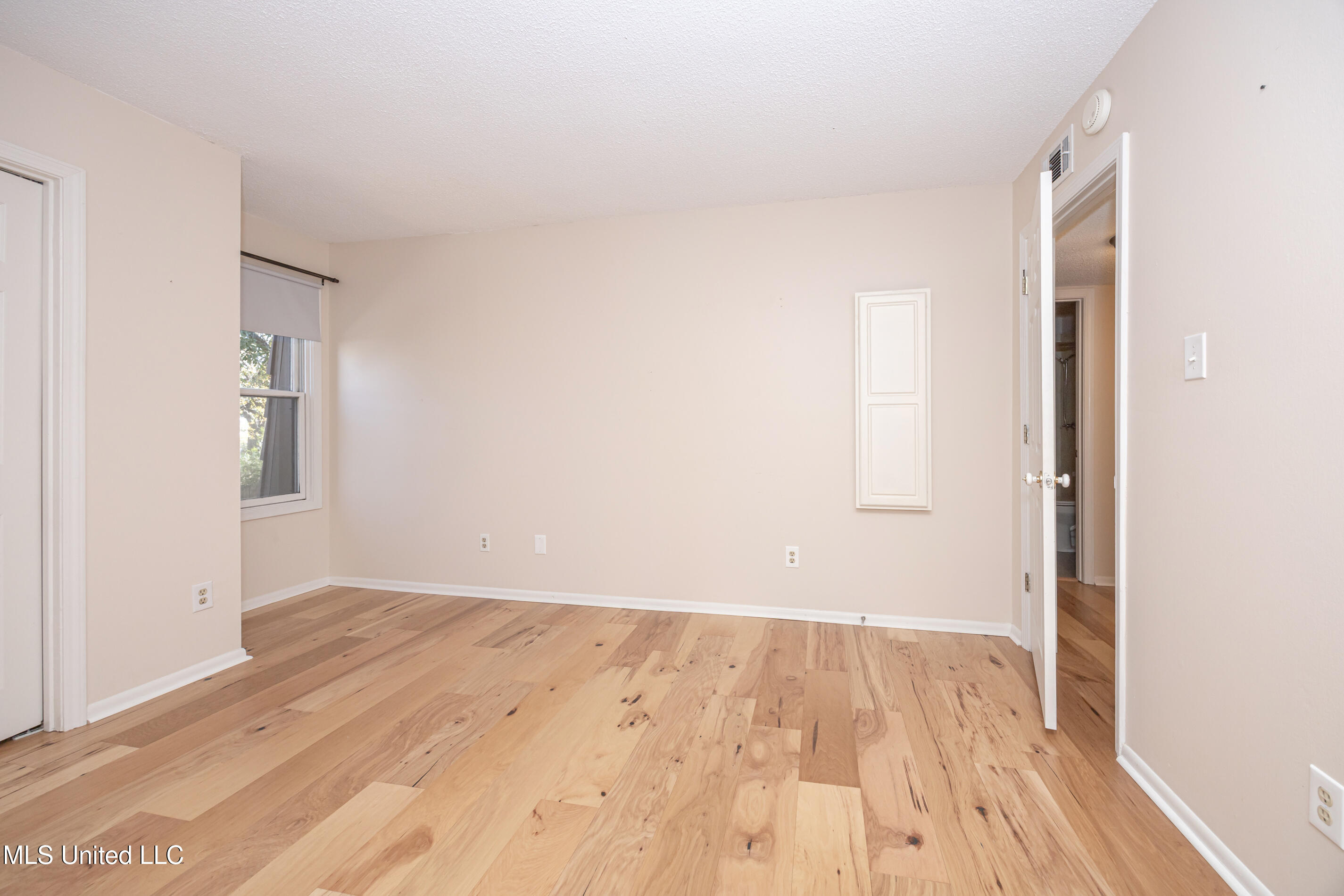 527 Front Beach Drive, Unit 29 Ocean Springs, MS 39564 - Photo 107 of 117 IMG_5144