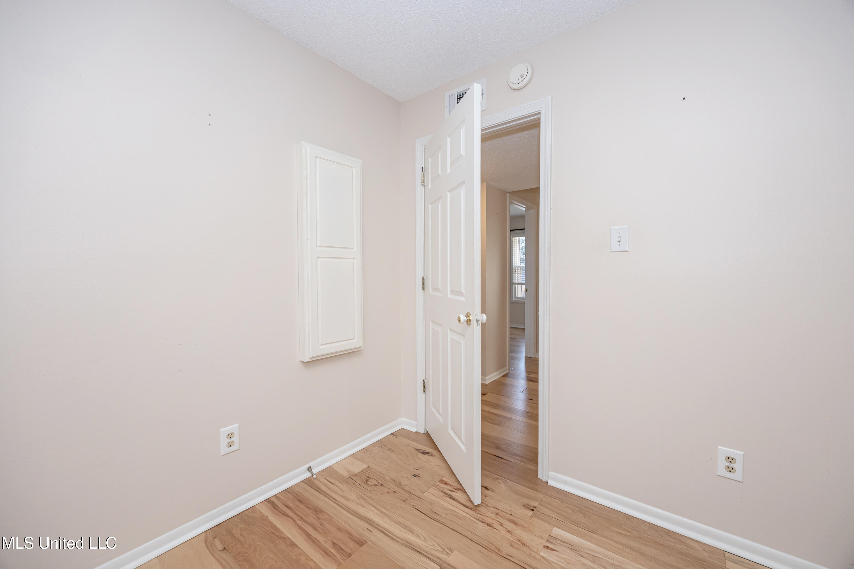 527 Front Beach Drive, Unit 29 Ocean Springs, MS 39564 - Photo 108 of 117 IMG_5145