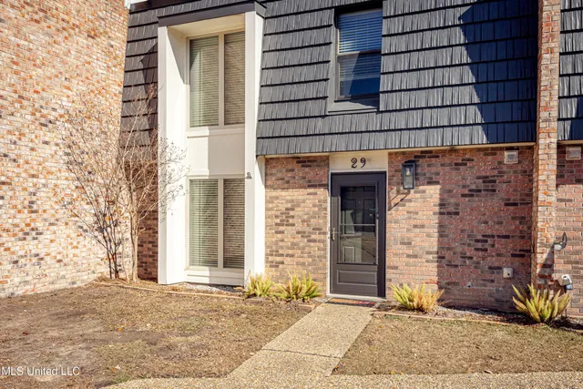 $439,000 | 527 Front Beach Drive, Unit 29, Ocean Springs, MS 39564