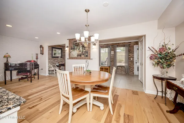 $429,000 | 527 Front Beach Drive, Unit 29, Ocean Springs, MS 39564