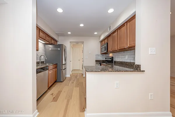 $429,000 | 527 Front Beach Drive, Unit 29, Ocean Springs, MS 39564