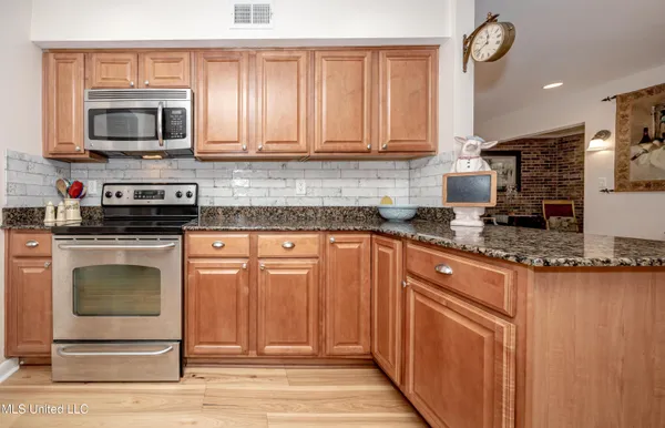 $429,000 | 527 Front Beach Drive, Unit 29, Ocean Springs, MS 39564