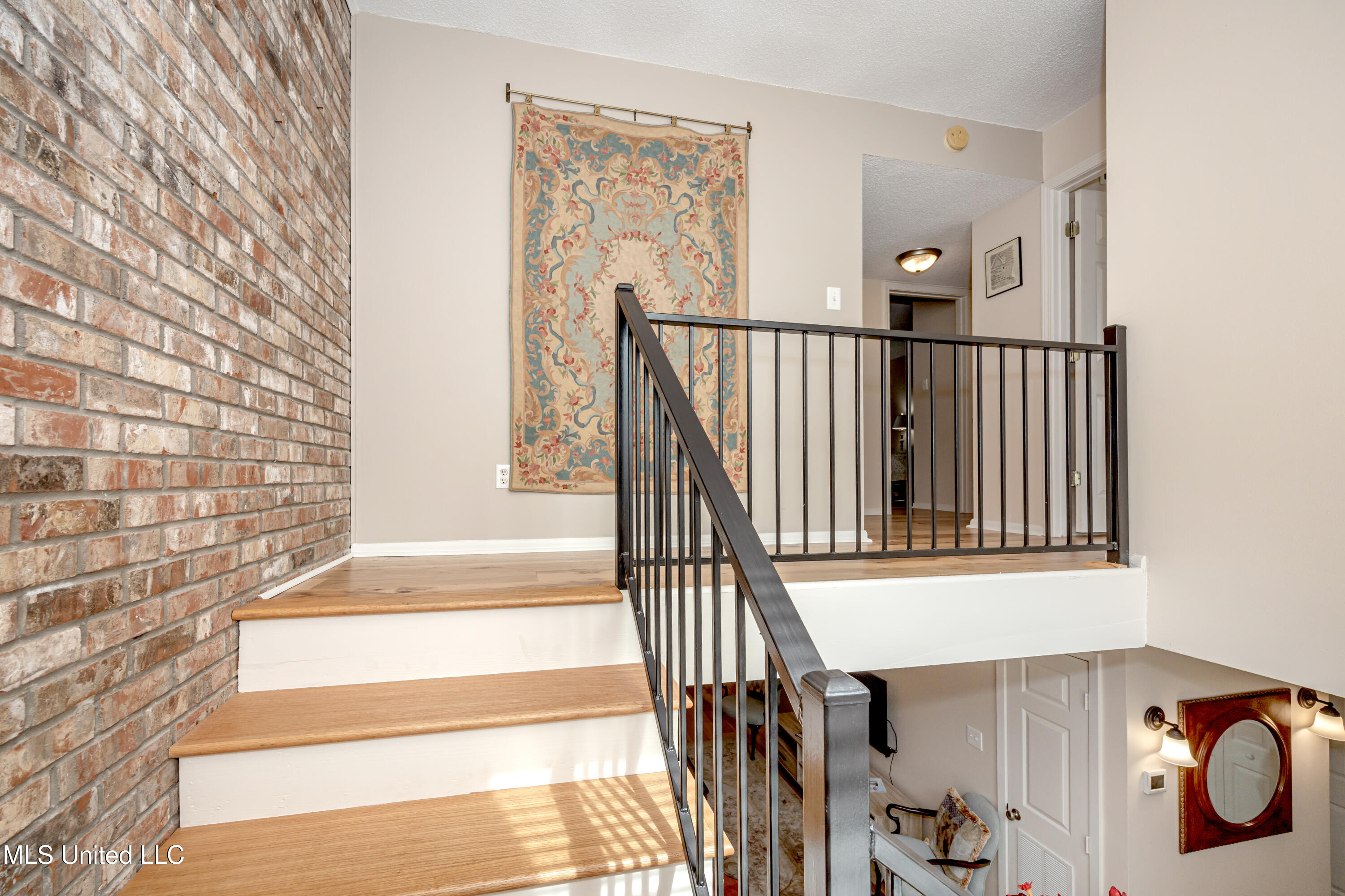 527 Front Beach Drive, Unit 29 Ocean Springs, MS 39564 - Photo 25 of 117 IMG_4324