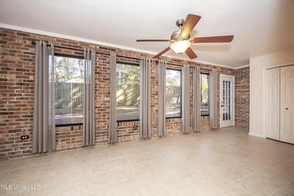 $429,000 | 527 Front Beach Drive, Unit 29, Ocean Springs, MS 39564