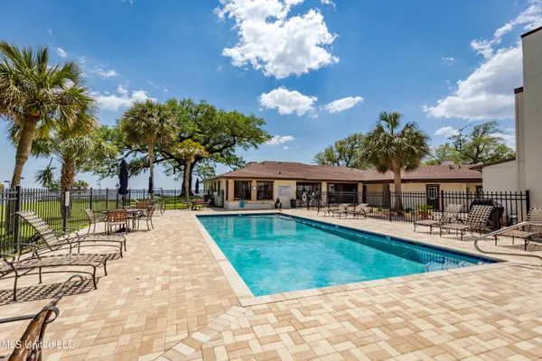 $429,000 | 527 Front Beach Drive, Unit 29, Ocean Springs, MS 39564