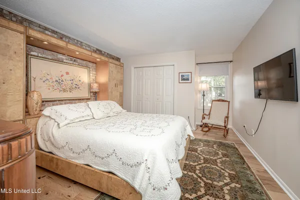 $429,000 | 527 Front Beach Drive, Unit 29, Ocean Springs, MS 39564