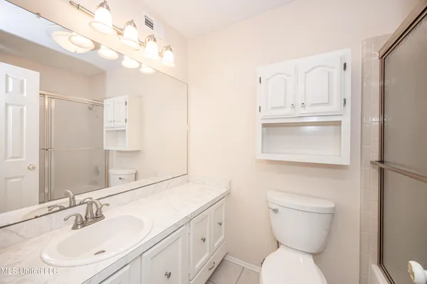$429,000 | 527 Front Beach Drive, Unit 29, Ocean Springs, MS 39564