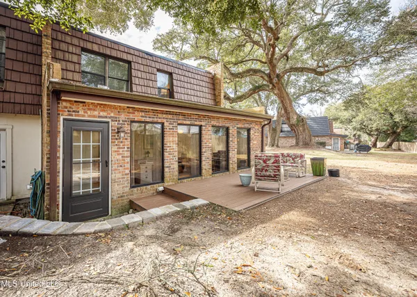 $439,000 | 527 Front Beach Drive, Unit 29, Ocean Springs, MS 39564