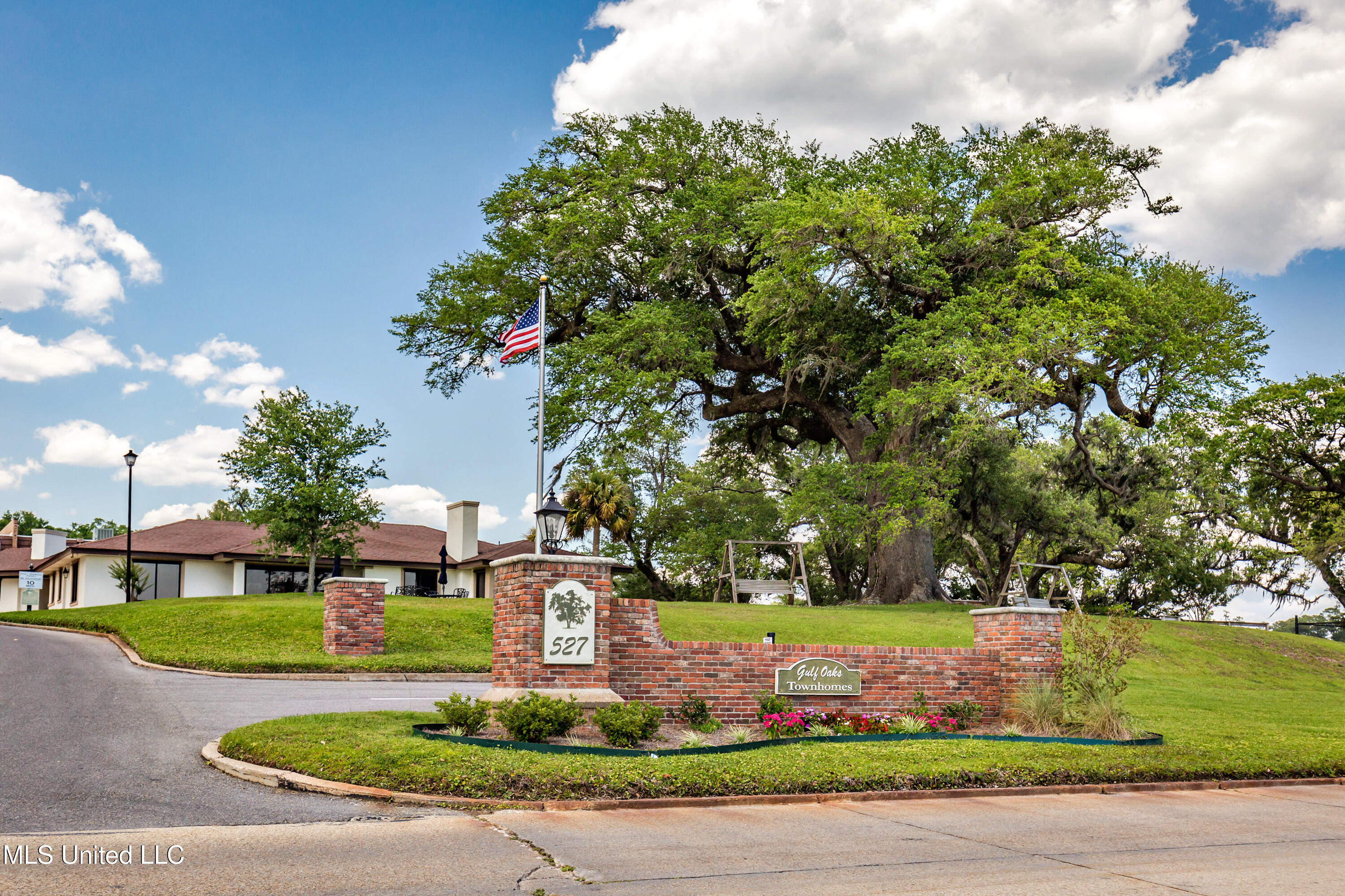 527 Front Beach Drive, Unit 29 Ocean Springs, MS 39564 - Photo 45 of 117 IMG_1393