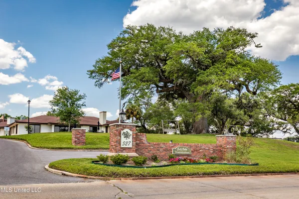 $429,000 | 527 Front Beach Drive, Unit 29, Ocean Springs, MS 39564