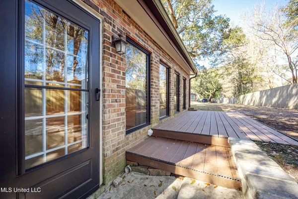 $429,000 | 527 Front Beach Drive, Unit 29, Ocean Springs, MS 39564
