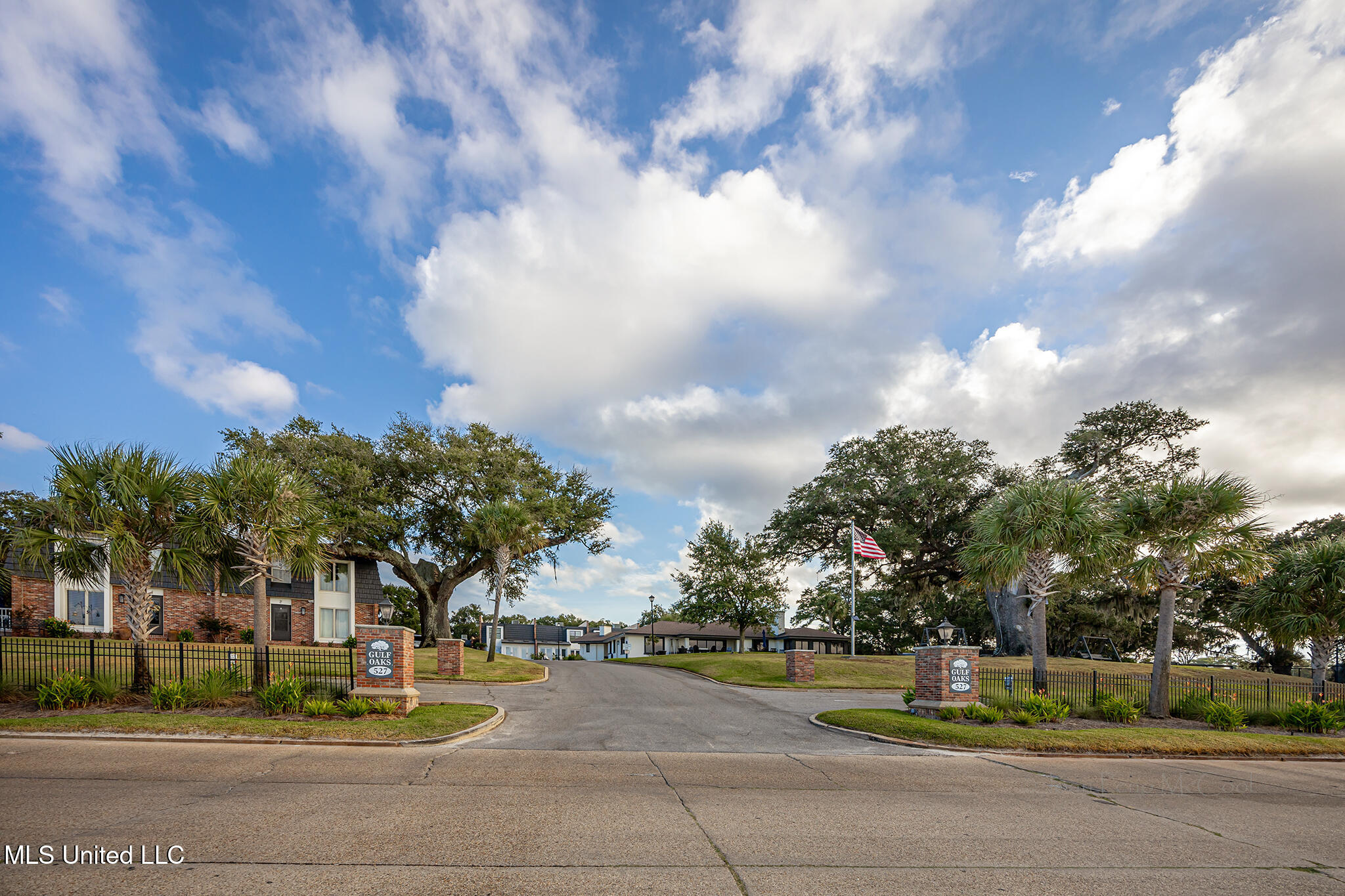 527 Front Beach Drive, Unit 29 Ocean Springs, MS 39564 - Photo 47 of 117 IMG_0542 2wm