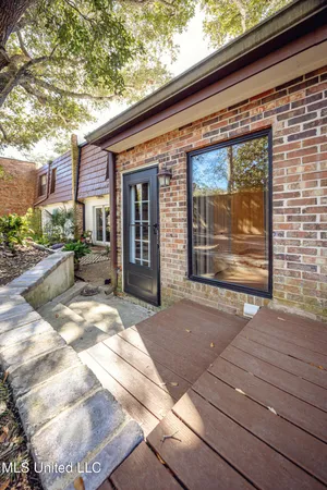 $429,000 | 527 Front Beach Drive, Unit 29, Ocean Springs, MS 39564