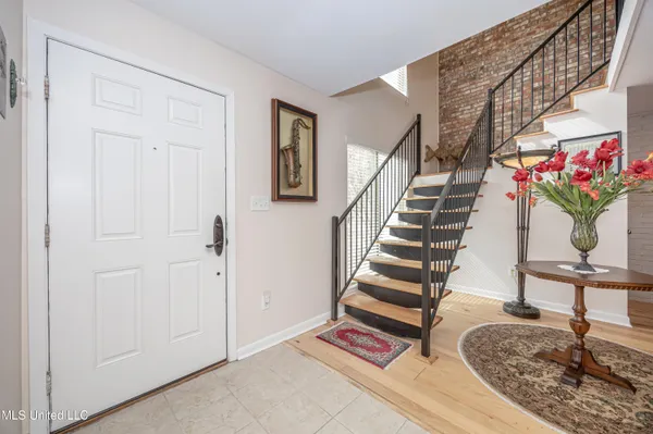 $429,000 | 527 Front Beach Drive, Unit 29, Ocean Springs, MS 39564