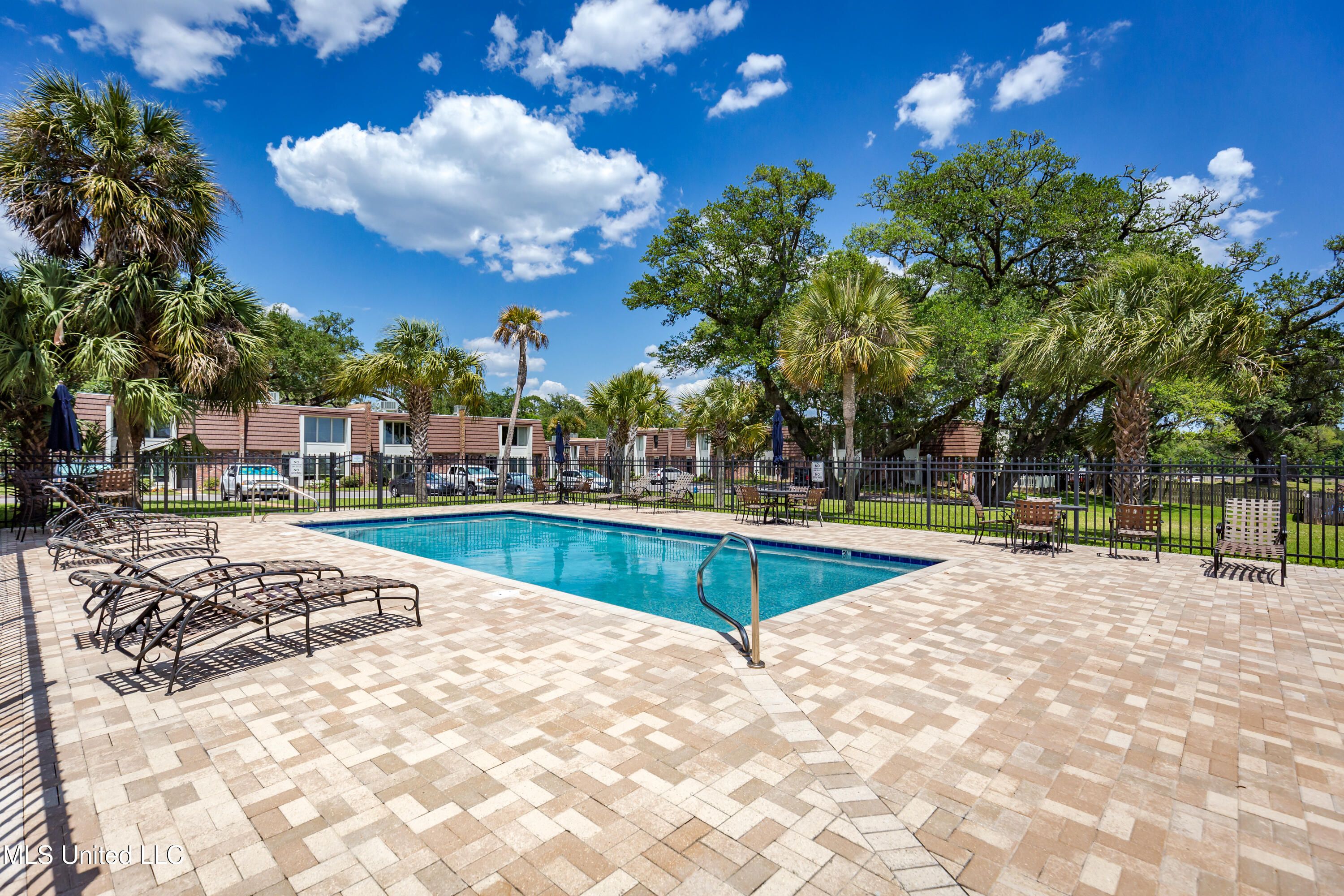 527 Front Beach Drive, Unit 29 Ocean Springs, MS 39564 - Photo 55 of 117 IMG_1343