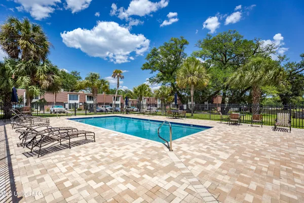 $429,000 | 527 Front Beach Drive, Unit 29, Ocean Springs, MS 39564