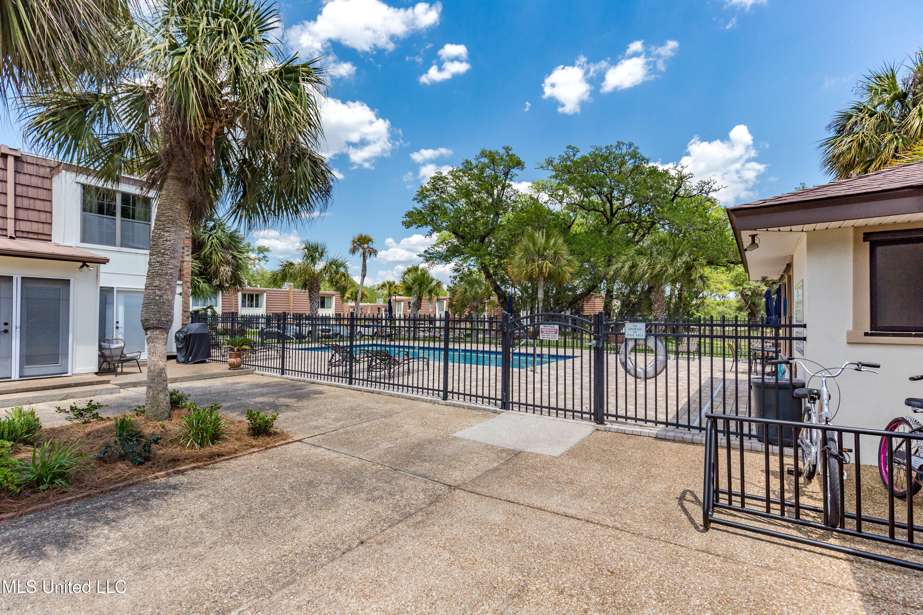 527 Front Beach Drive, Unit 29 Ocean Springs, MS 39564 - Photo 56 of 117 IMG_1340