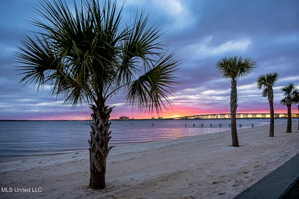 $429,000 | 527 Front Beach Drive, Unit 29, Ocean Springs, MS 39564
