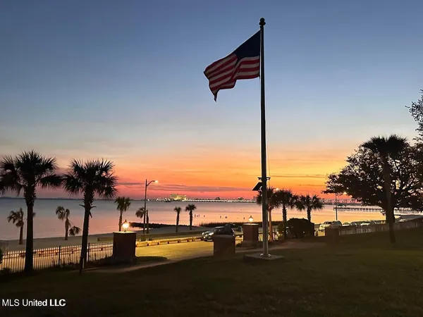 $429,000 | 527 Front Beach Drive, Unit 29, Ocean Springs, MS 39564