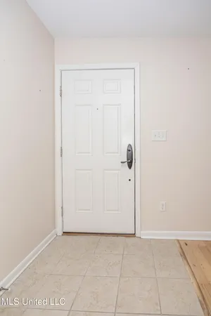 $429,000 | 527 Front Beach Drive, Unit 29, Ocean Springs, MS 39564