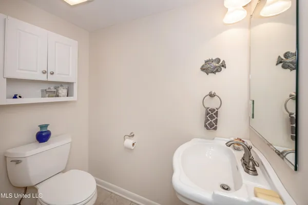 $439,000 | 527 Front Beach Drive, Unit 29, Ocean Springs, MS 39564