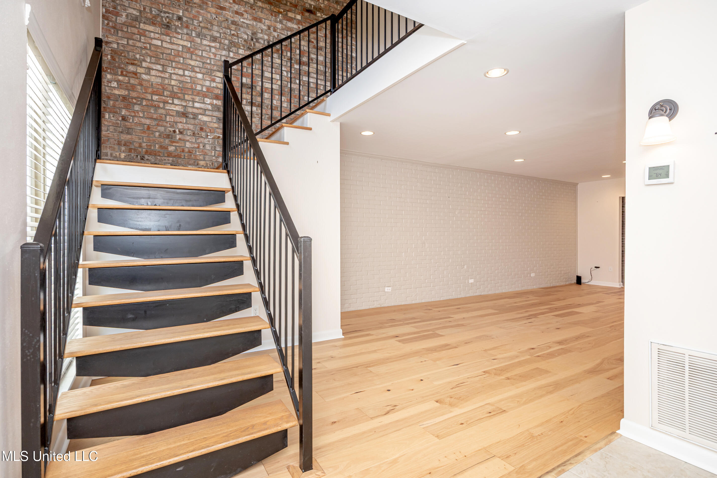 527 Front Beach Drive, Unit 29 Ocean Springs, MS 39564 - Photo 71 of 117 IMG_5106