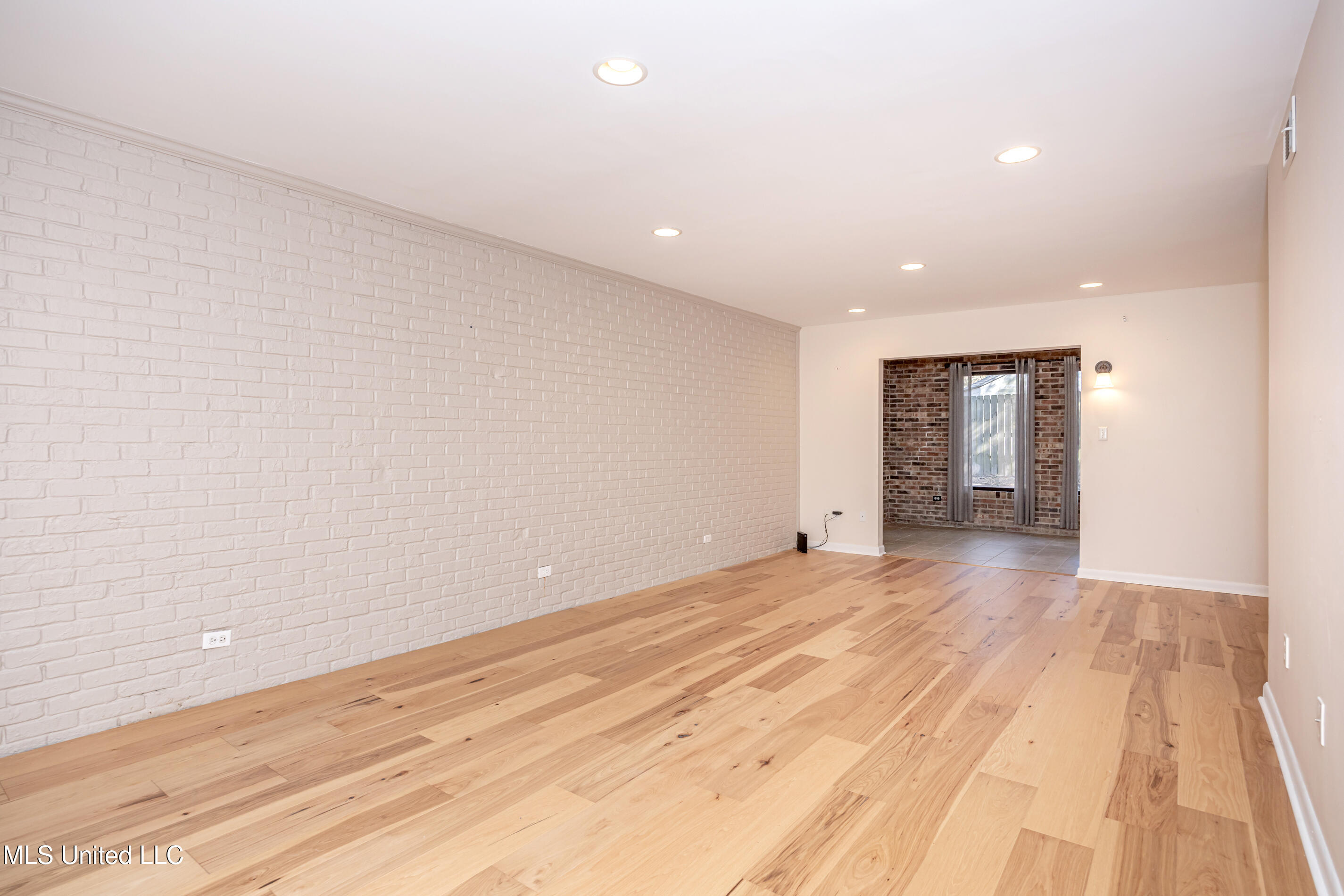 527 Front Beach Drive, Unit 29 Ocean Springs, MS 39564 - Photo 72 of 117 IMG_5107