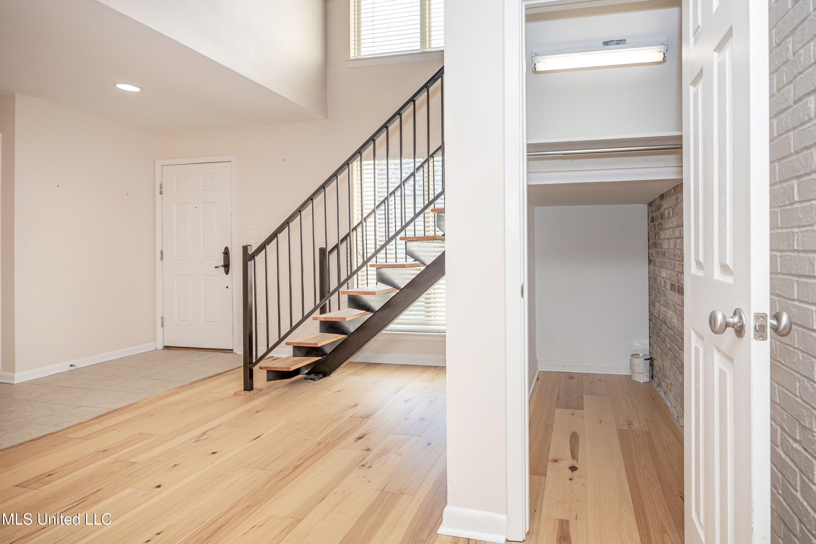 527 Front Beach Drive, Unit 29 Ocean Springs, MS 39564 - Photo 73 of 117 IMG_5108