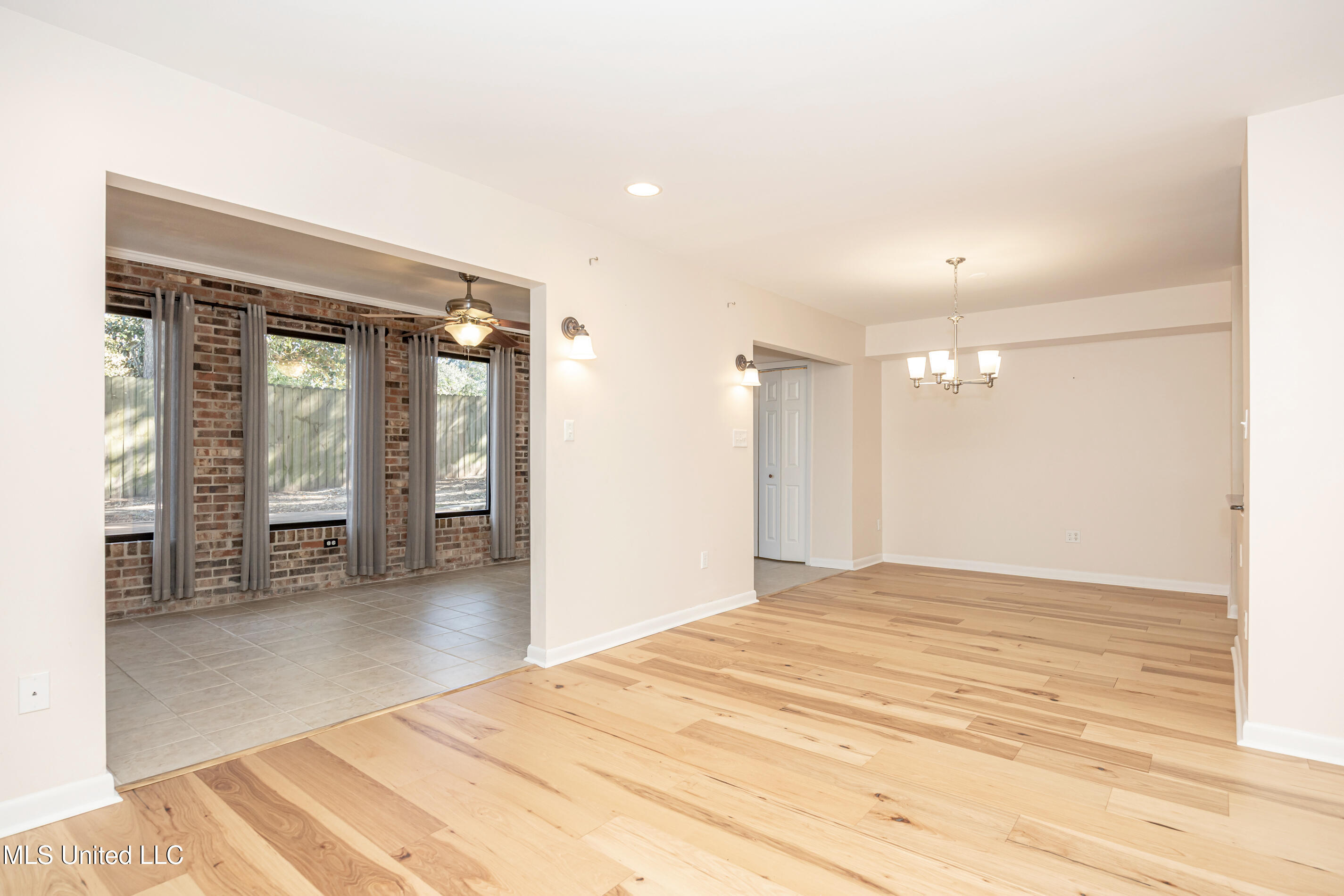 527 Front Beach Drive, Unit 29 Ocean Springs, MS 39564 - Photo 77 of 117 IMG_5112