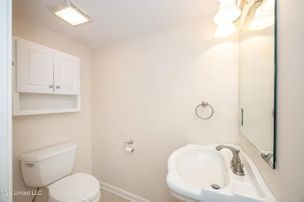 $439,000 | 527 Front Beach Drive, Unit 29, Ocean Springs, MS 39564