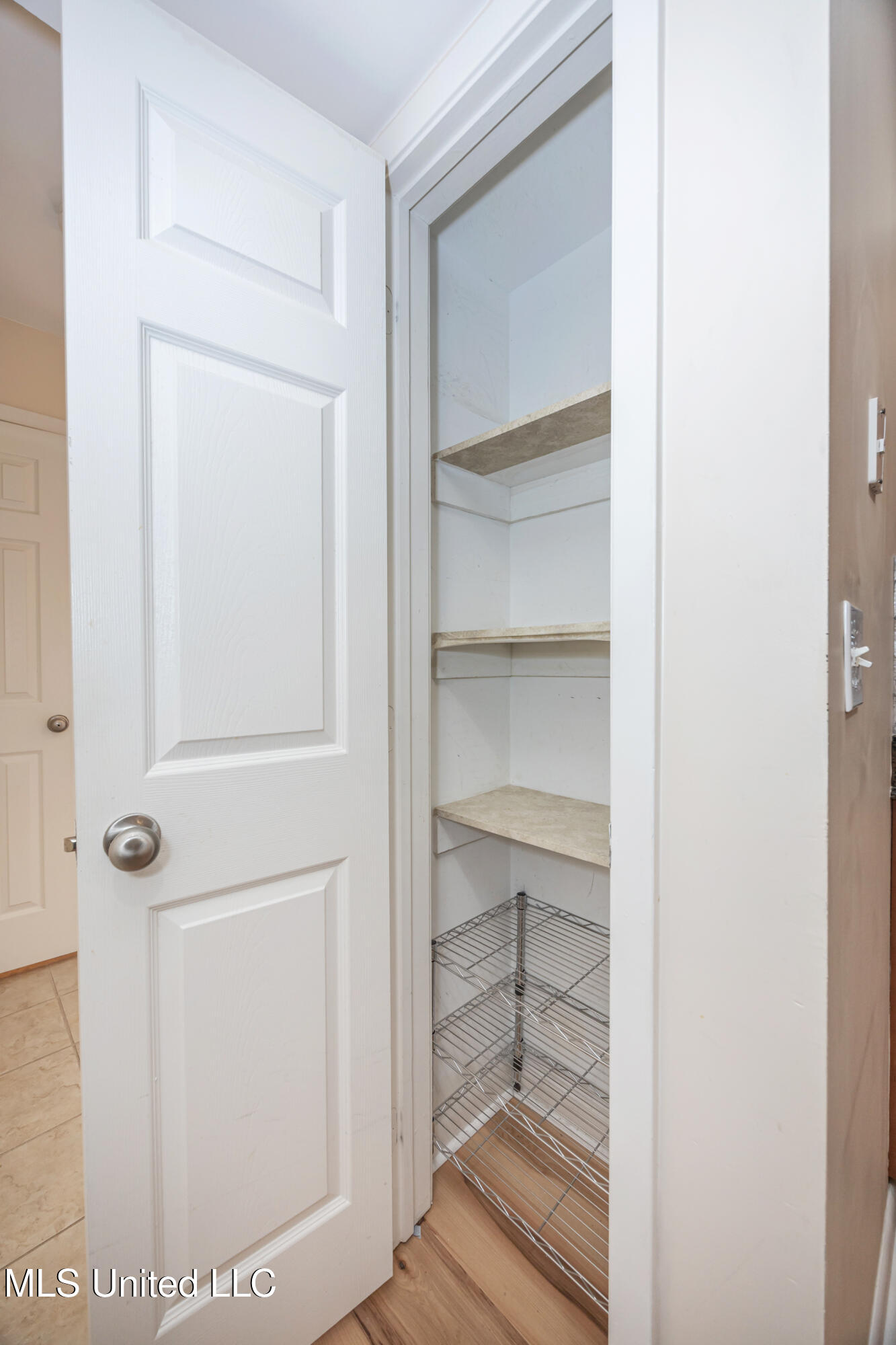 527 Front Beach Drive, Unit 29 Ocean Springs, MS 39564 - Photo 81 of 117 IMG_5116