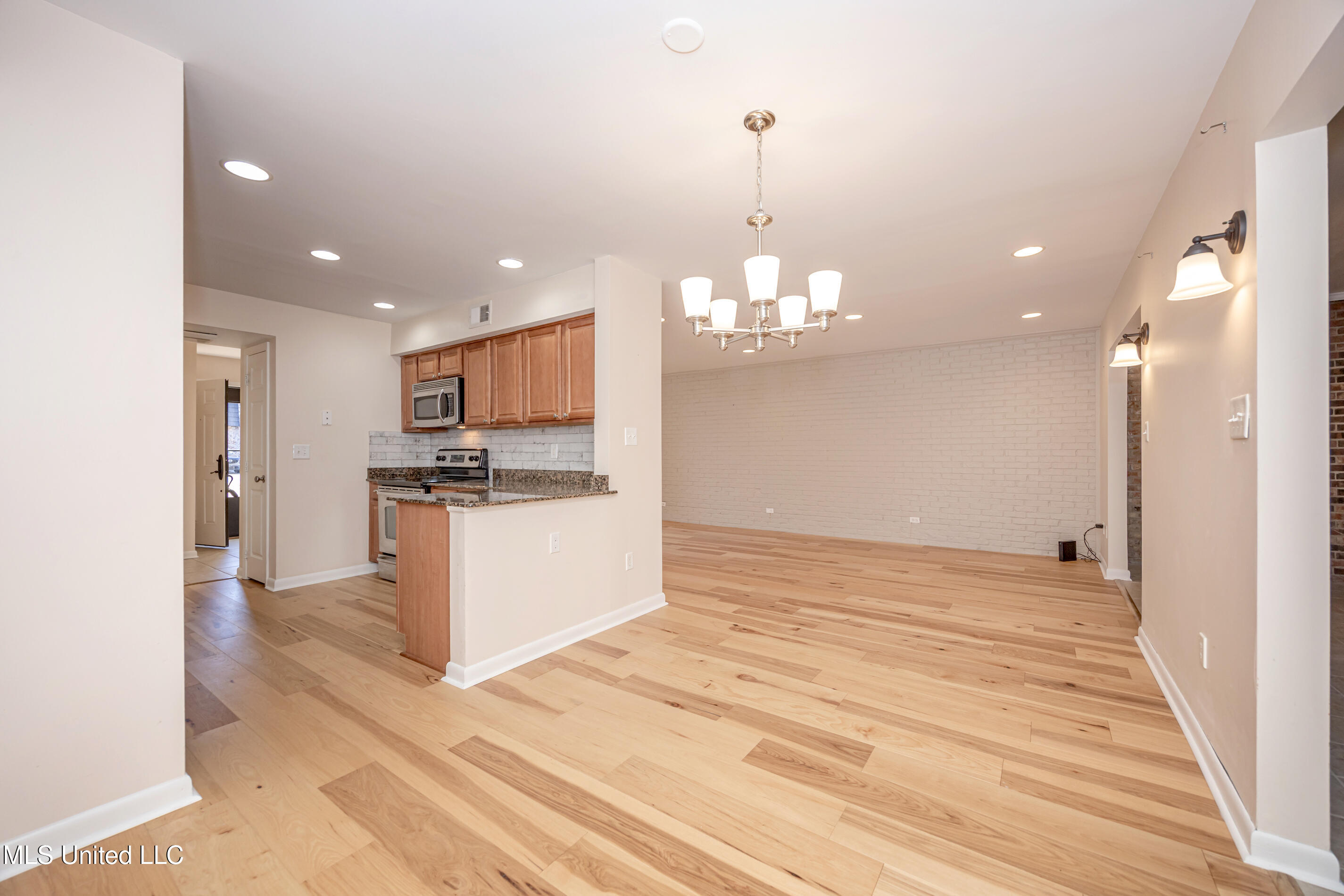 527 Front Beach Drive, Unit 29 Ocean Springs, MS 39564 - Photo 88 of 117 IMG_5123