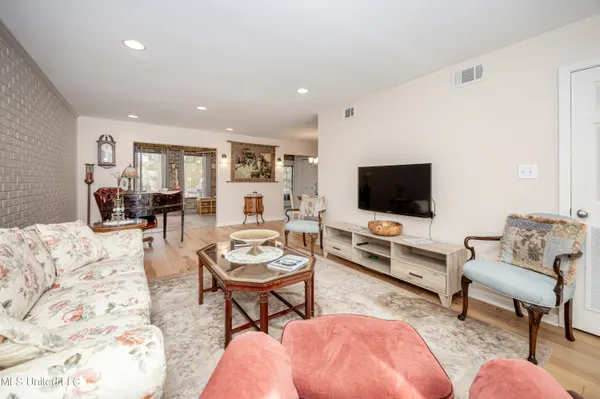 $439,000 | 527 Front Beach Drive, Unit 29, Ocean Springs, MS 39564