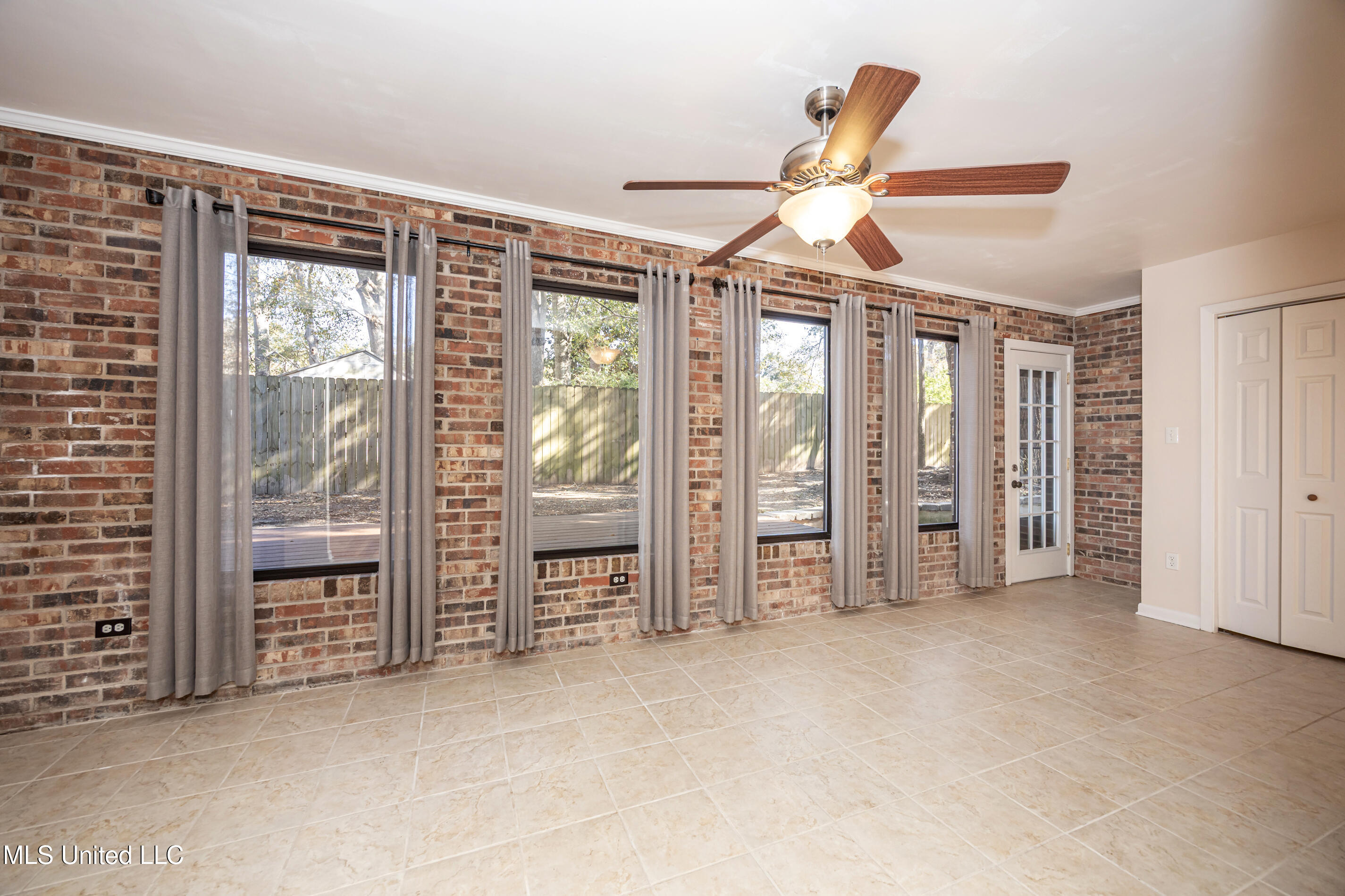 527 Front Beach Drive, Unit 29 Ocean Springs, MS 39564 - Photo 93 of 117 IMG_5128