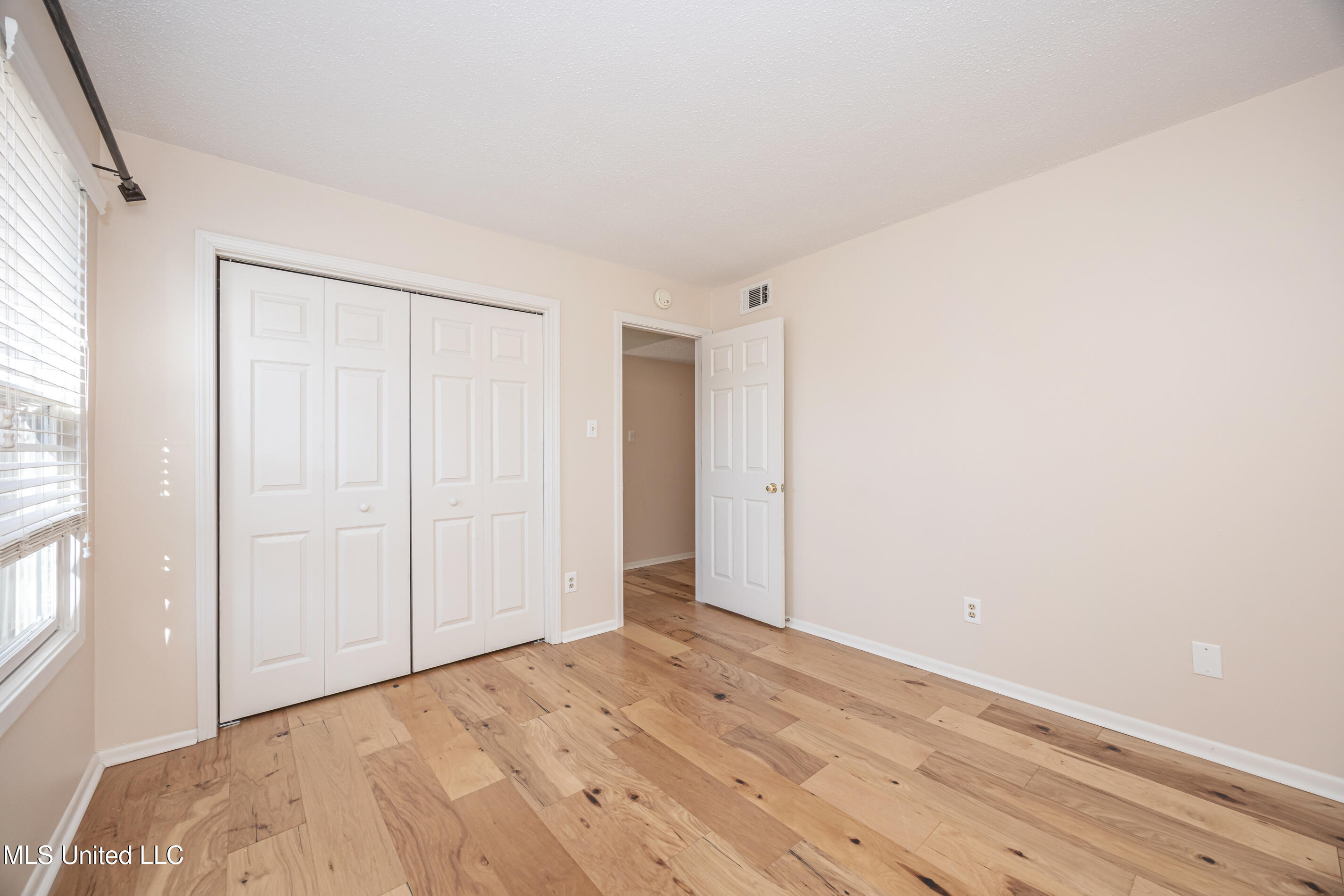 527 Front Beach Drive, Unit 29 Ocean Springs, MS 39564 - Photo 96 of 117 IMG_5132