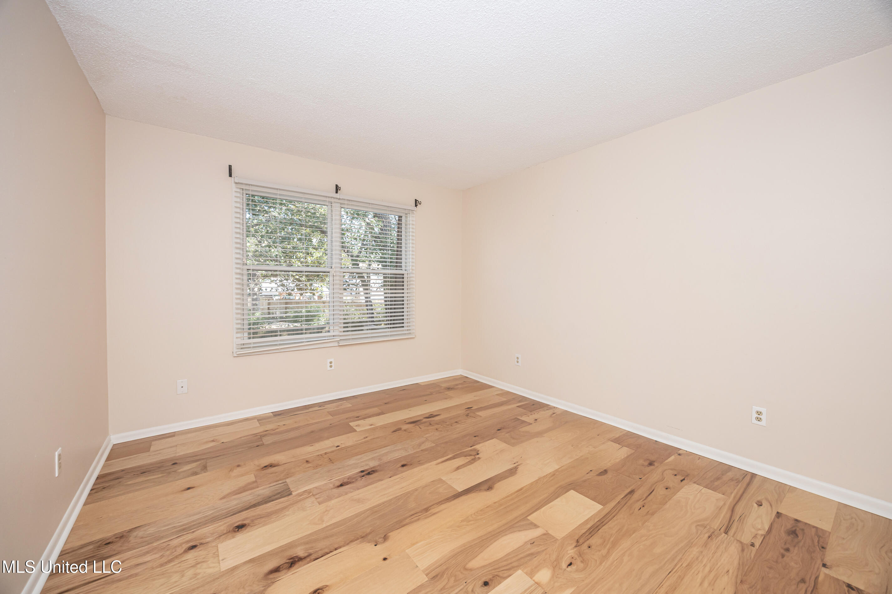 527 Front Beach Drive, Unit 29 Ocean Springs, MS 39564 - Photo 100 of 117 IMG_5137