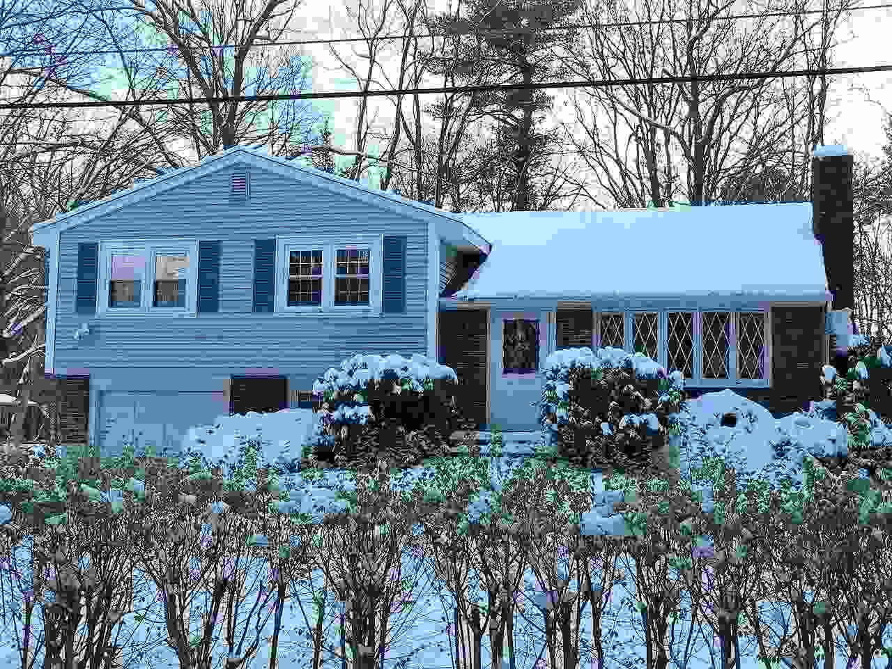 2 Oxford Road Hampstead, NH 03841 - Photo 3 of 13