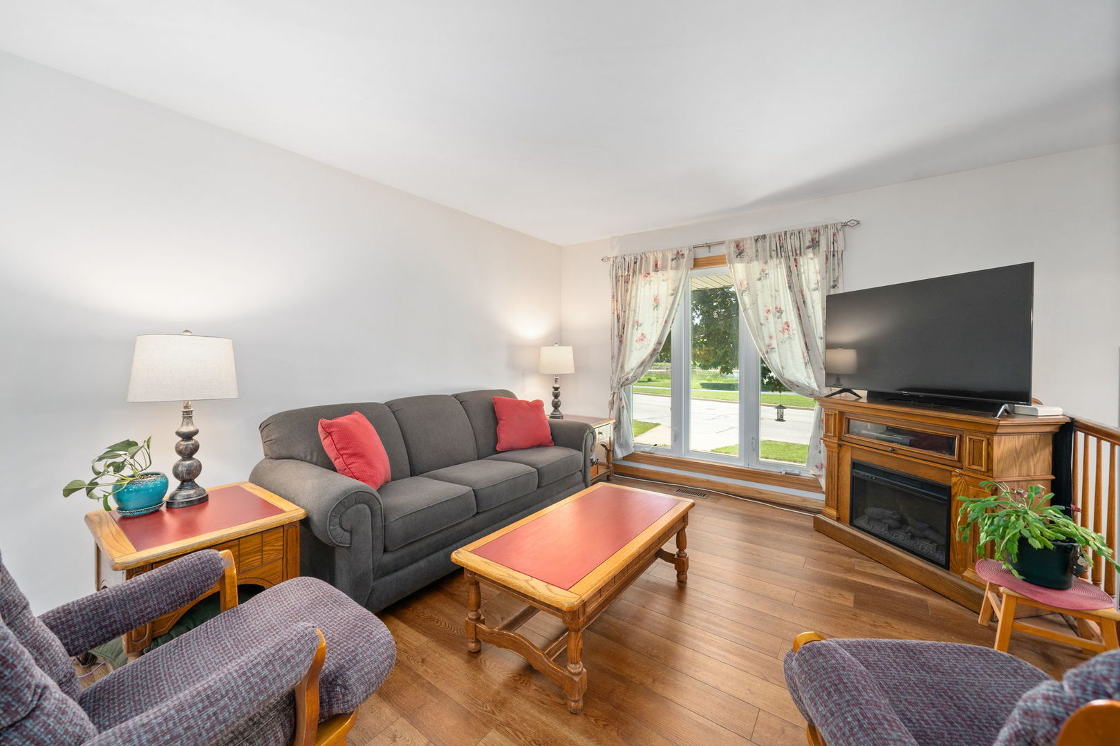 709 Rogers Road Romeoville, IL 60446 - Photo 4 of 25 Gallery Image 4