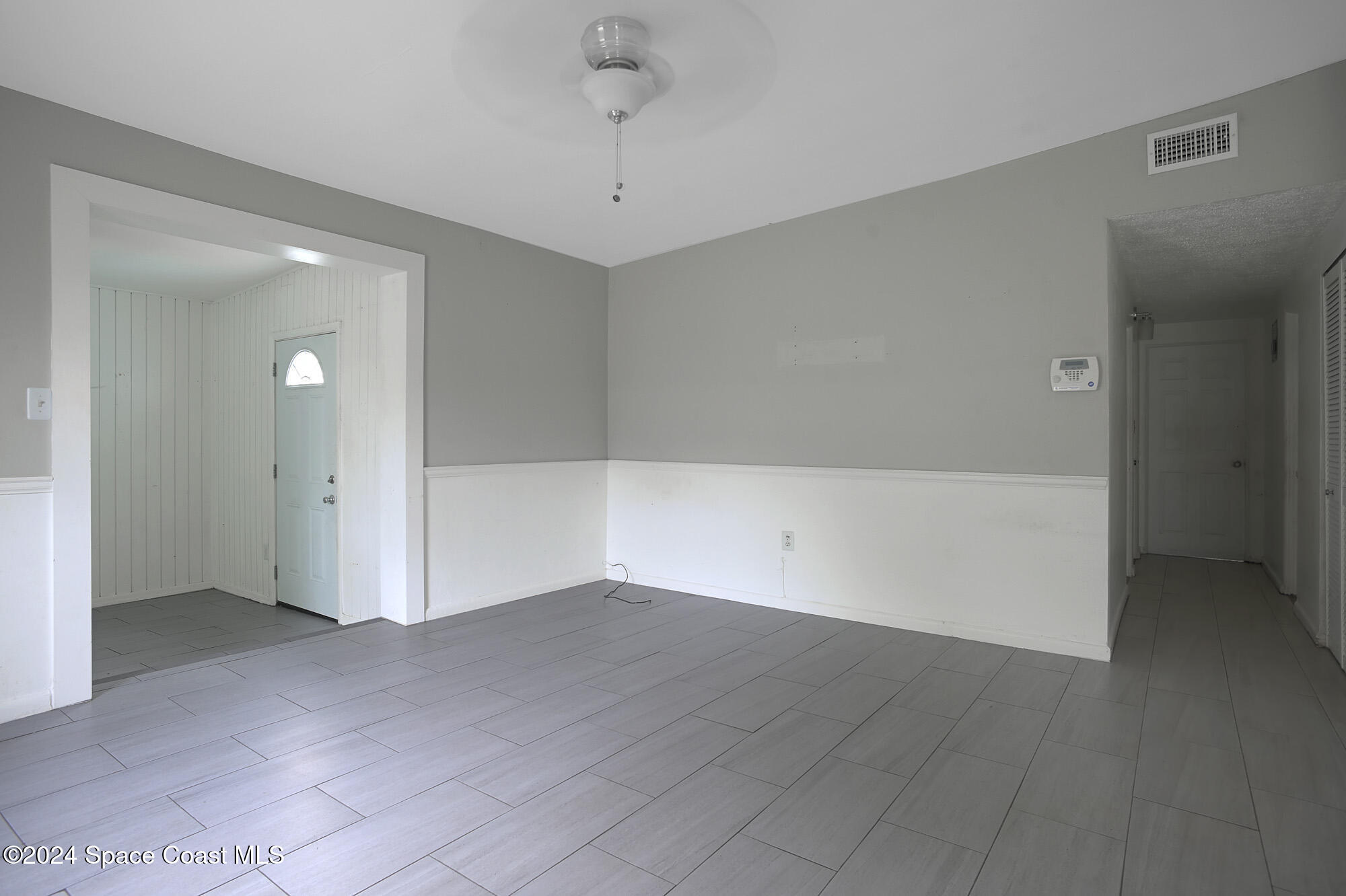 28 West Azalea Circle Rockledge, FL 32955 - Photo 4 of 18 Living Room 1