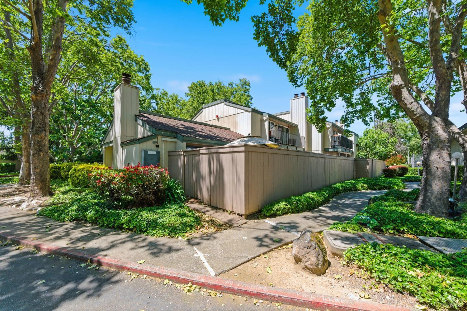 205 Stony Point Road, Unit J Santa Rosa, CA 95401 - Photo 2 of 26